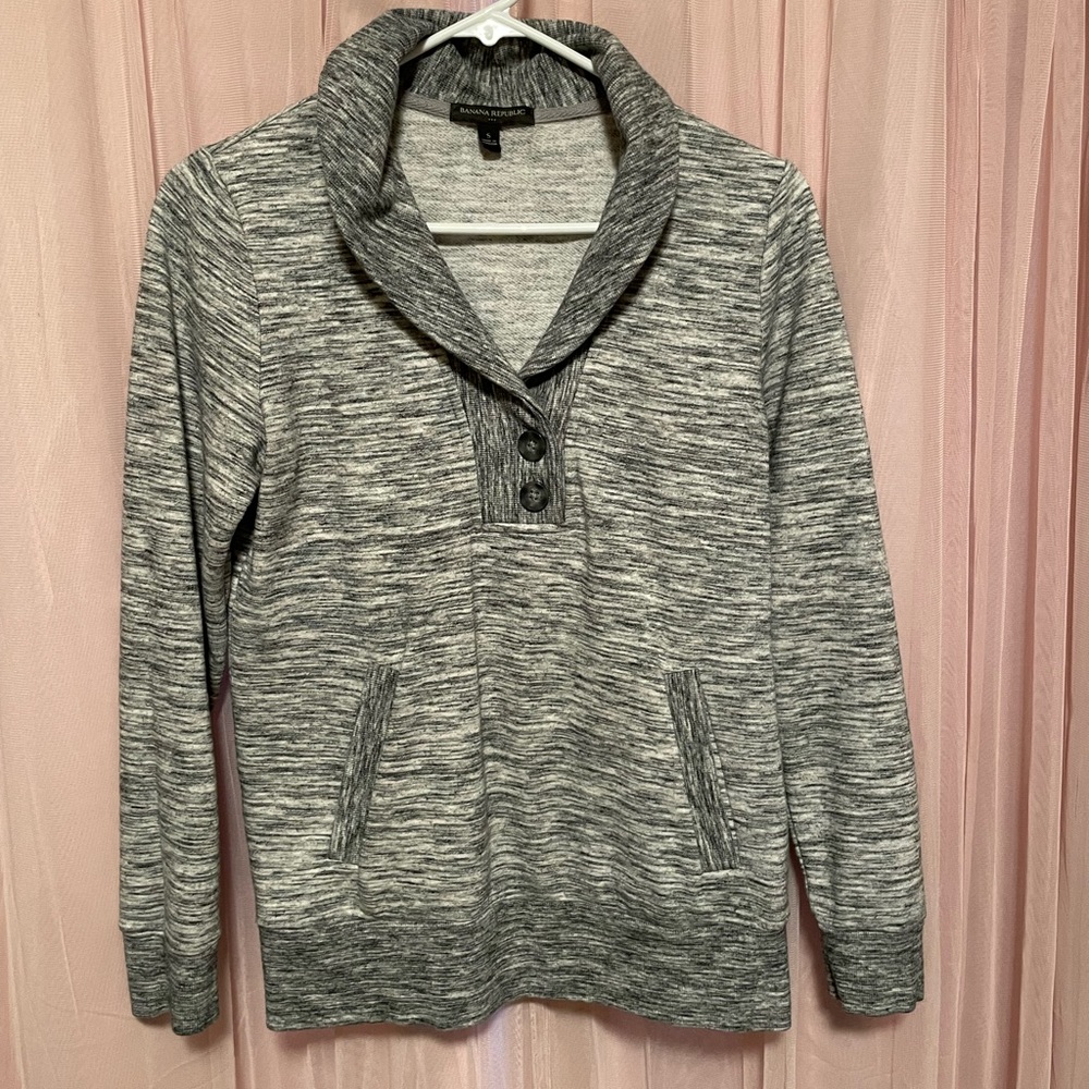 Banana Republic Retrofit Women’s Sweatshirt in Heather Gray